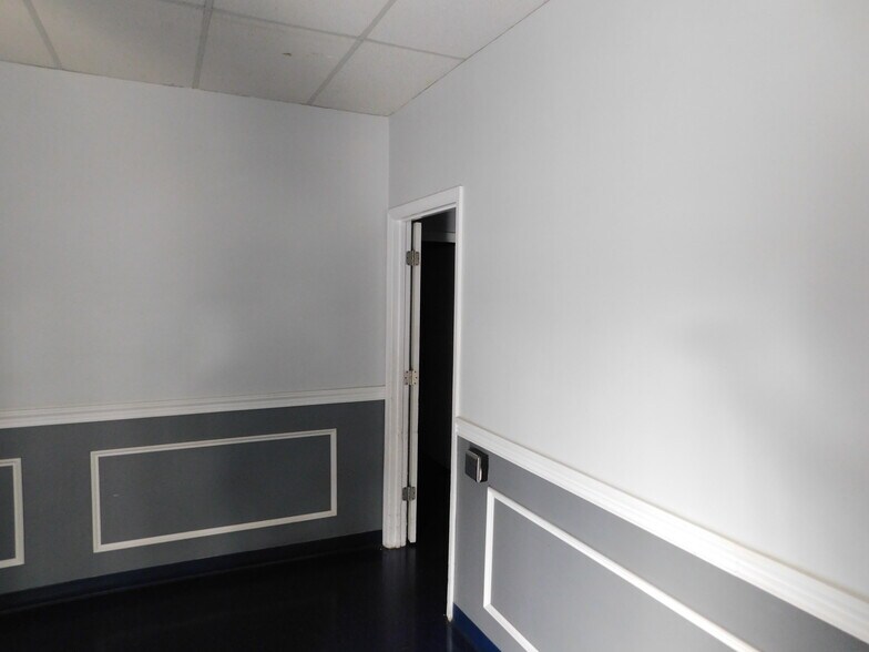 More Photos Of 813 N Lake Parker Ave, Lakeland Freestanding For Lease