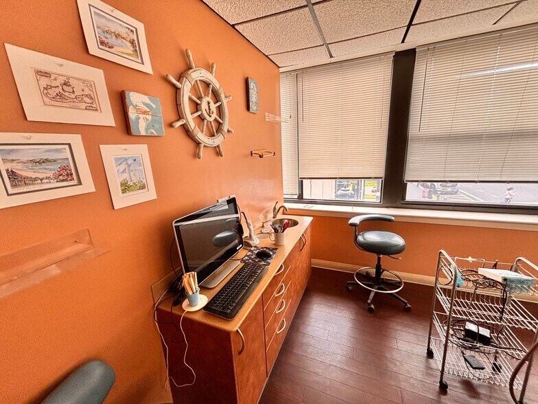 More Photos Of 4900-4902 Bergenline Ave, Union City Storefront Retail Office For Lease