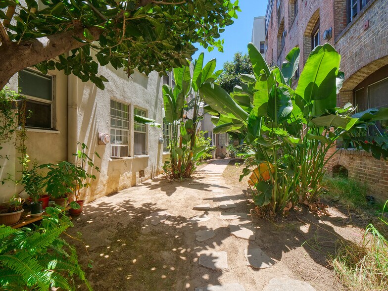 More Photos Of 815 Green Ave, Los Angeles Apartments For Sale
