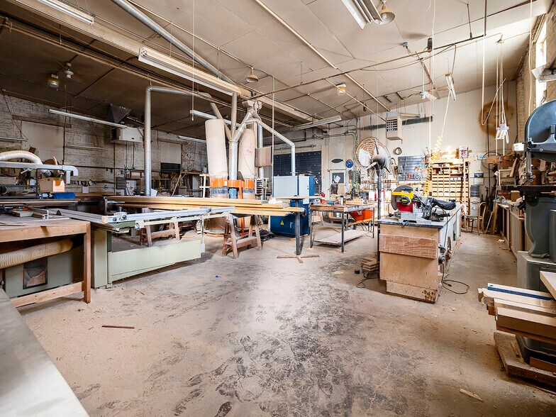 More Photos Of 3056 W Walton St, Chicago Warehouse For Lease