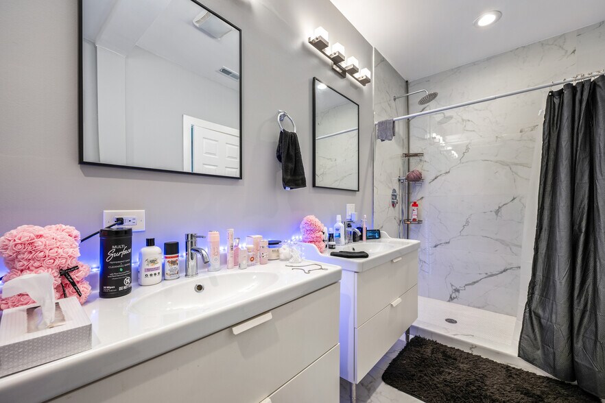 More Photos Of 4924 S Martin Luther King Dr, Chicago Apartments For Sale