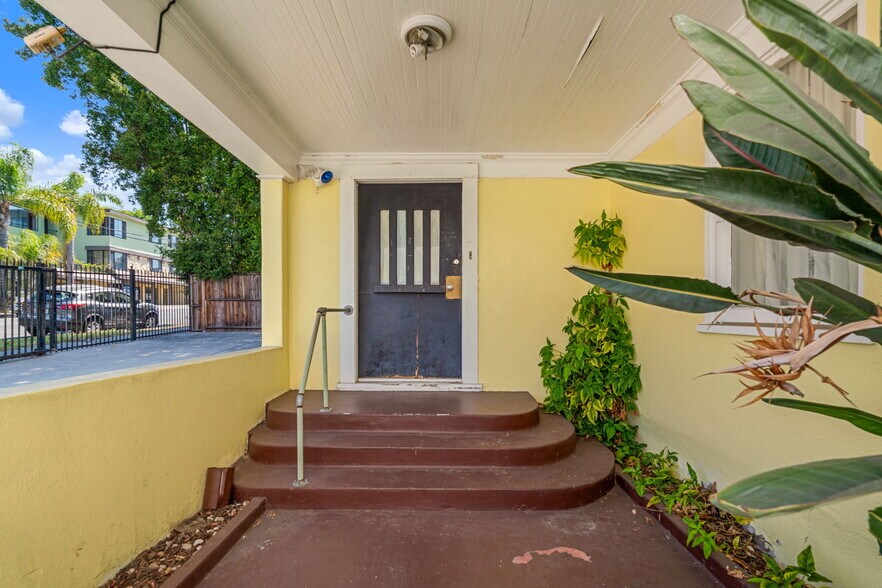 More Photos Of 4458 Maplewood Ave, Los Angeles Multifamily For Sale