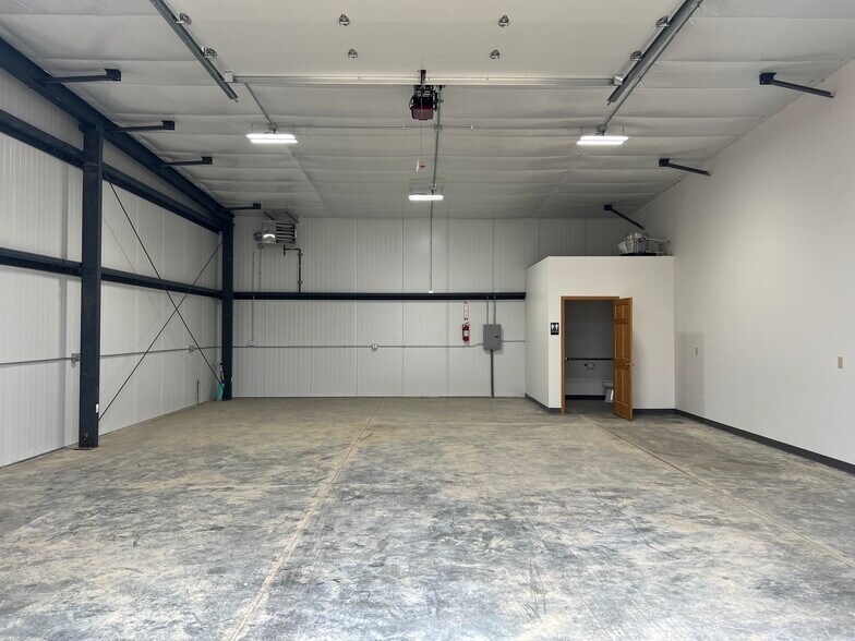 More Photos Of 4250 Acker Dr, Madison Self Storage For Lease