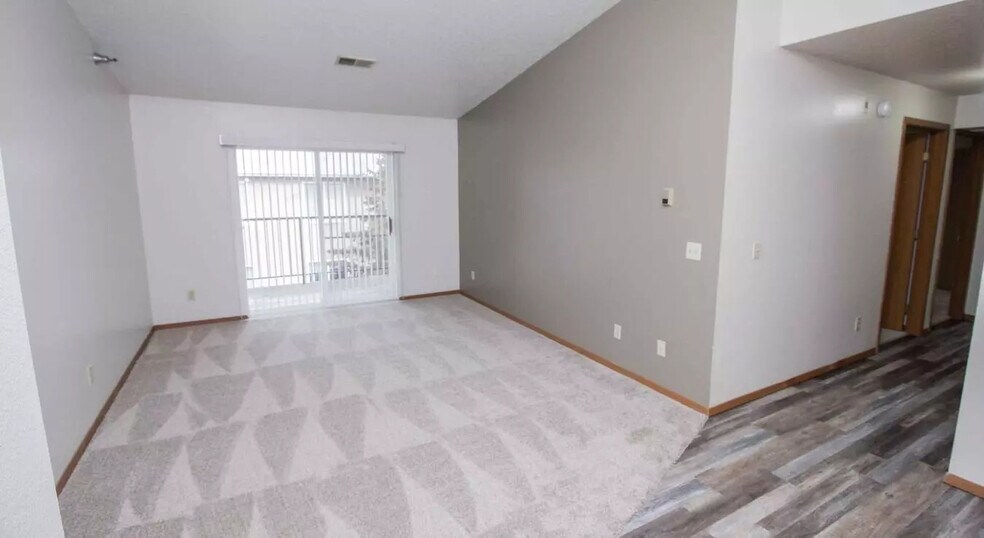 More Photos Of 4609 E 26th St, Sioux Falls Apartments For Sale