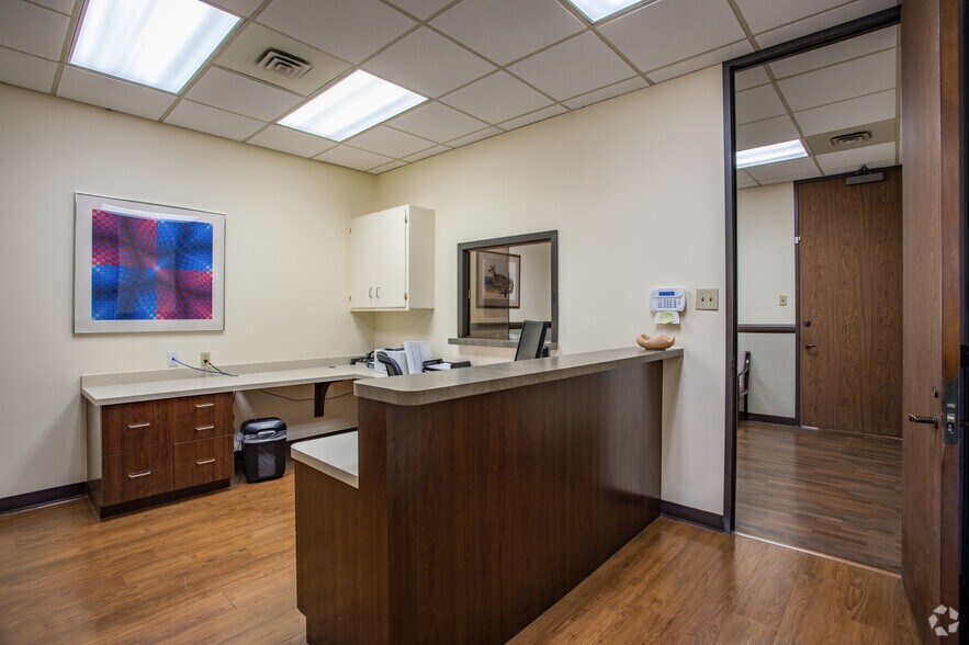More Photos Of 1305 W 34th St, Austin Medical For Lease