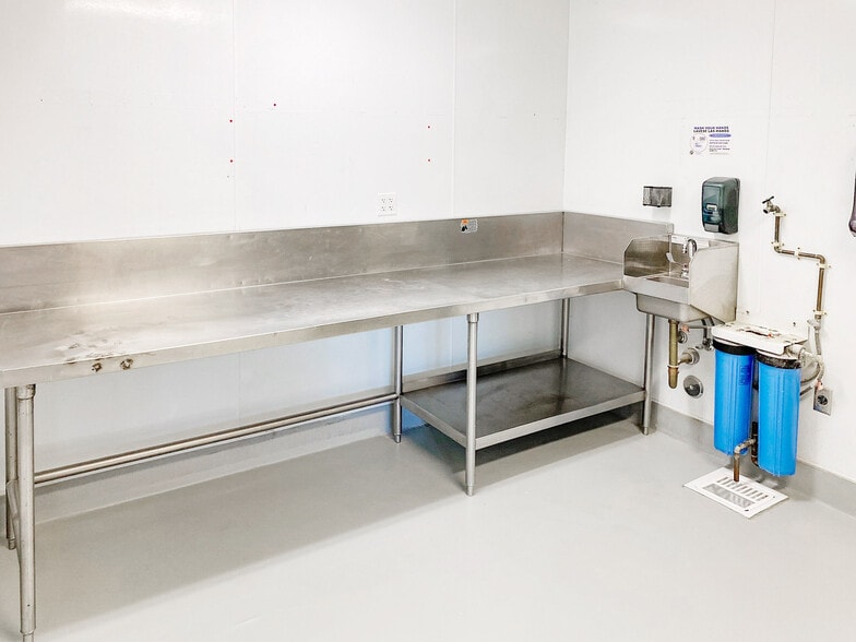 More Photos Of 1837 E 7th St, Long Beach Restaurant For Lease