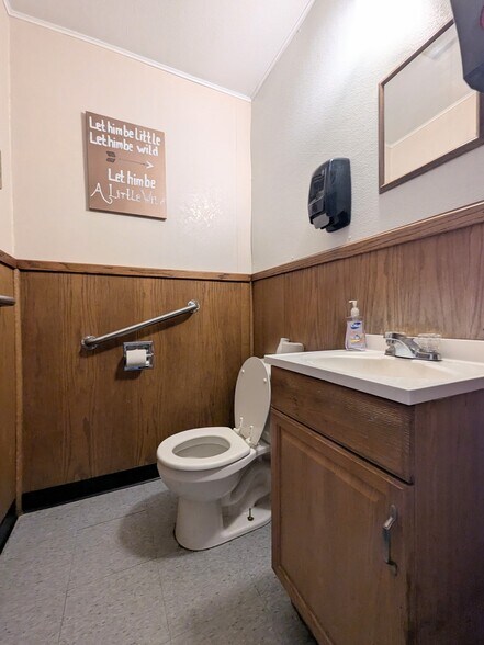 More Photos Of 745 1st E St, Malta Restaurant For Sale