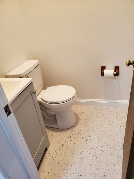 More Photos Of 78 S Courtland St, East Stroudsburg Office For Lease