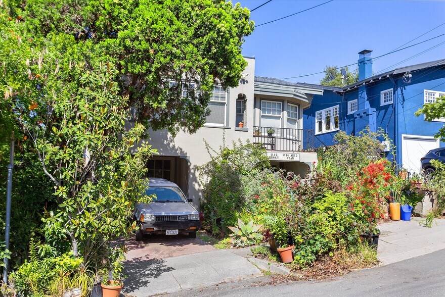 More Photos Of 1112 E 33rd St, Oakland Apartments For Sale
