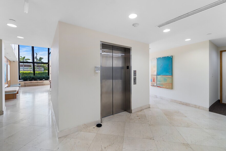 More Photos Of 8000 N Federal Hwy, Boca Raton Medical For Lease