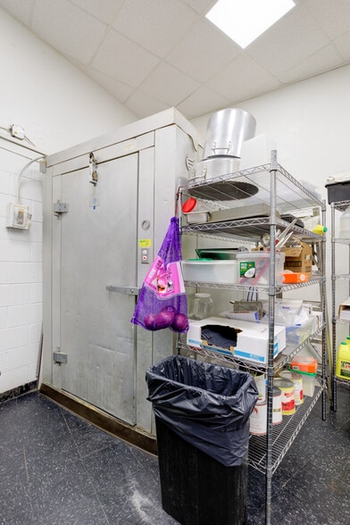 More Photos Of 1517 N 4th St, Philadelphia Showroom For Sale