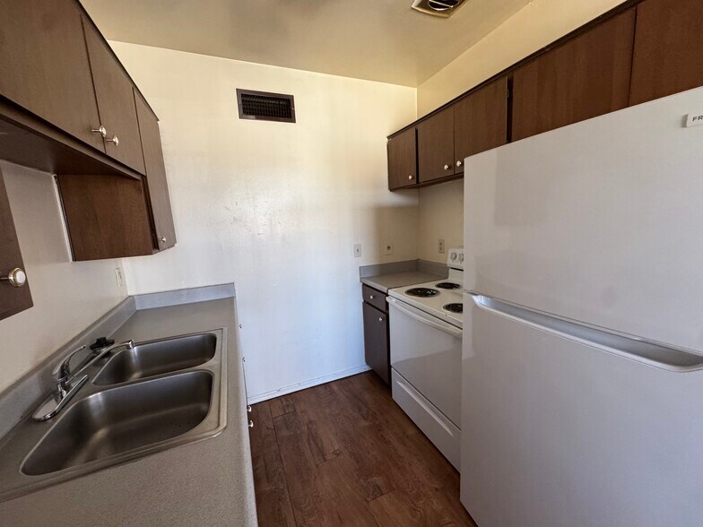 More Photos Of 1518 E Hedrick Dr, Tucson Apartments For Sale