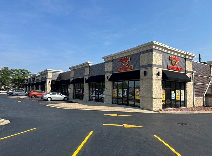 More Photos Of 7929 W Cermak Rd, North Riverside Storefront Retail Office For Lease