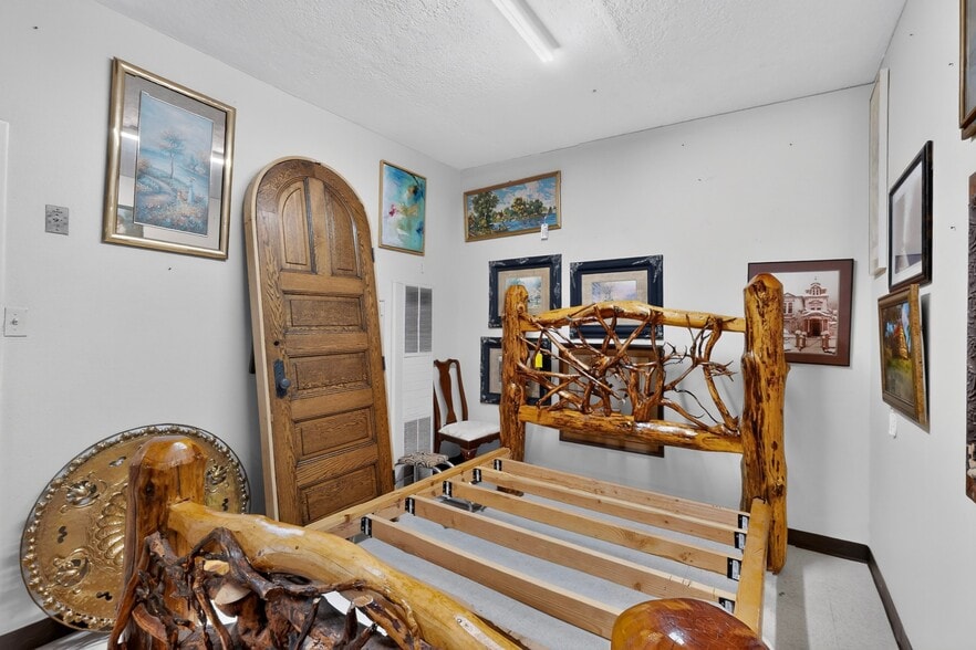 More Photos Of 2906 4th St NW, Albuquerque Warehouse For Sale