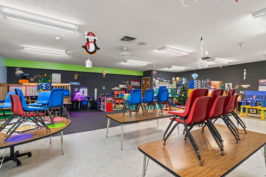 More Photos Of 805 Chatham Rd, Springfield Schools For Sale