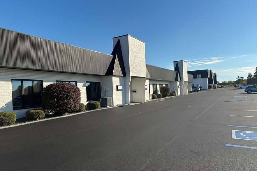 More Photos Of 9111 Broadway St, Merrillville Office For Lease