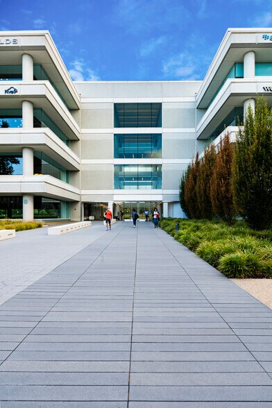 More Photos Of 2600 Camino Ramon, San Ramon Office For Lease