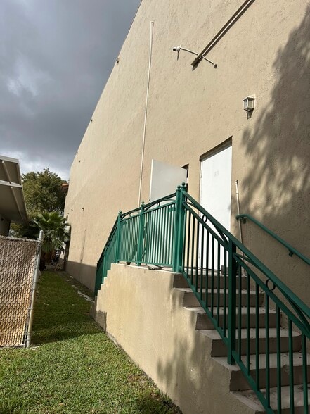 More Photos Of 10200 NW 25th St, Doral Light Distribution For Sale