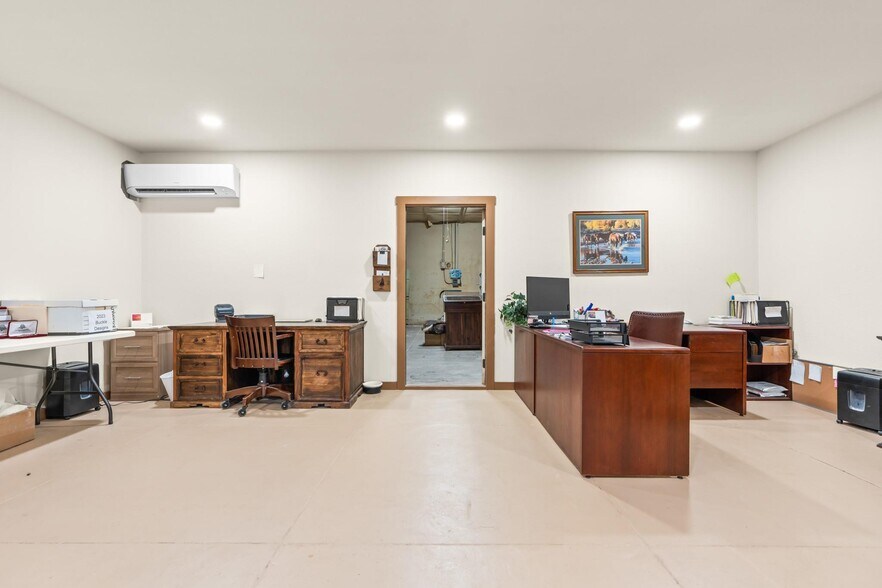 More Photos Of 102 W Elm St, Hillsboro Storefront Retail Office For Sale