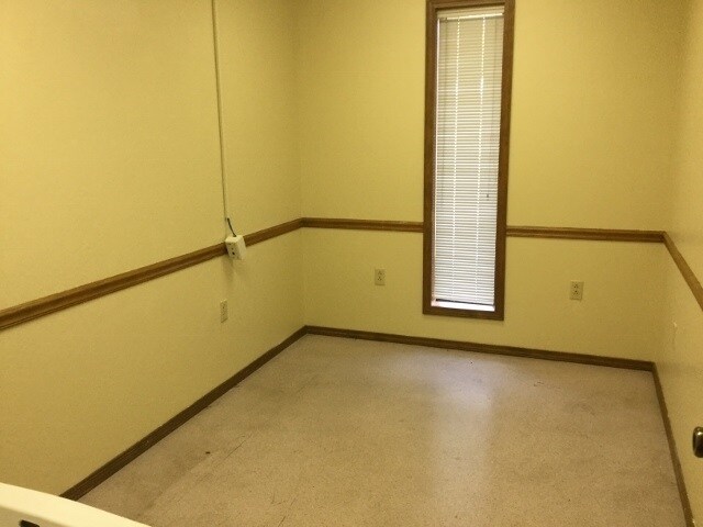More Photos Of 1102 S Mena St, Mena Medical For Lease