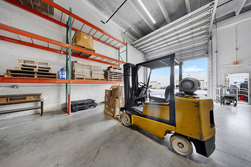 More Photos Of 10800 NW 21st St, Miami Warehouse For Sale
