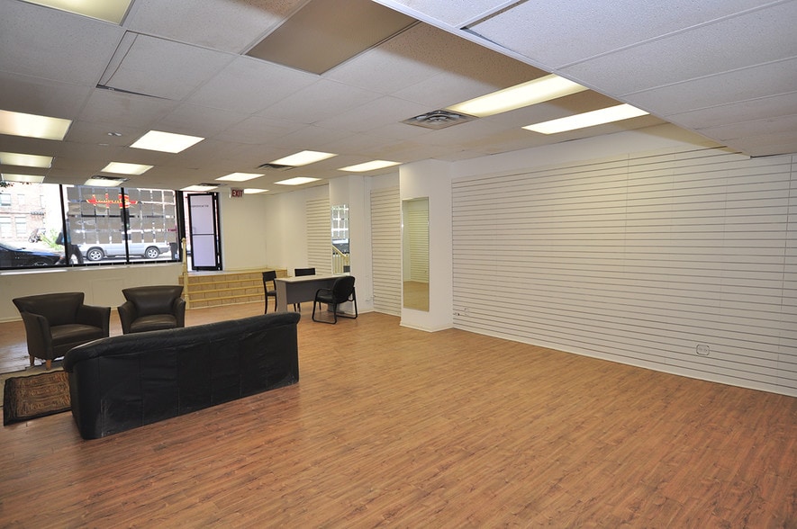 More Photos Of 507 W Diversey Pky, Chicago General Retail For Lease