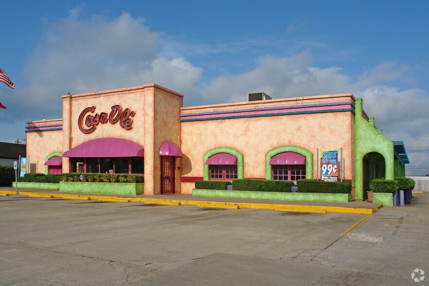 Primary Photo Of 335 I-10, Beaumont Restaurant For Sale