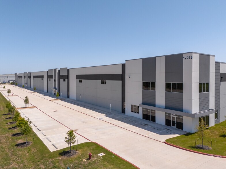 More Photos Of 17218 Tejas Way, Schertz Manufacturing For Sale