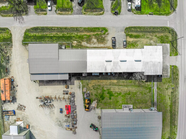 More Photos Of 650 Aldine Bender Rd, Houston Warehouse For Sale