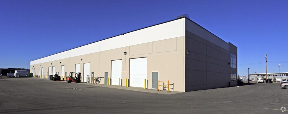 More Photos Of 241 Portage Close, Sherwood Park Flex For Lease