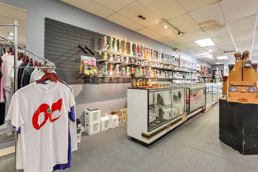 More Photos Of 1186 N High St, Columbus Storefront Retail Office For Sale