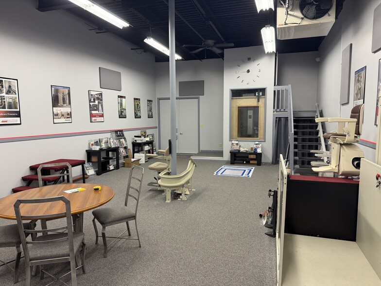 More Photos Of 2415 Gilchrist Rd, Akron Warehouse For Sale