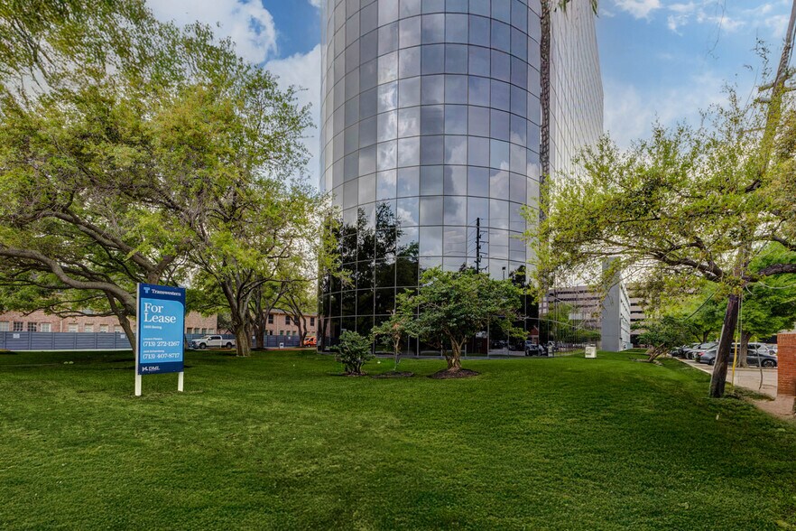 More Photos Of 1800 Bering Dr, Houston Office For Lease