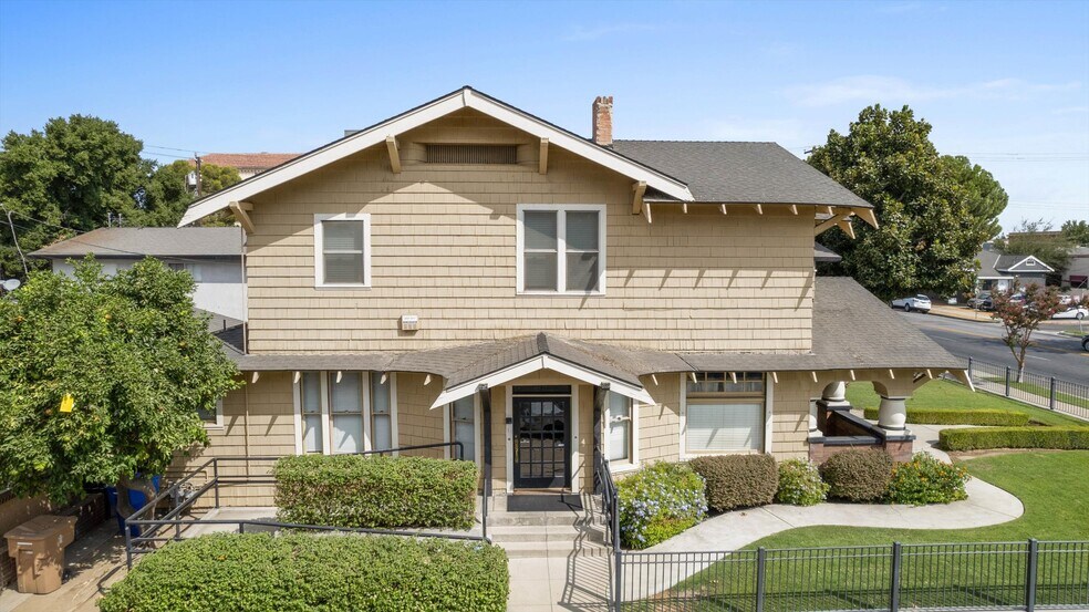 More Photos Of 1701 F St, Bakersfield Loft Creative Space For Lease