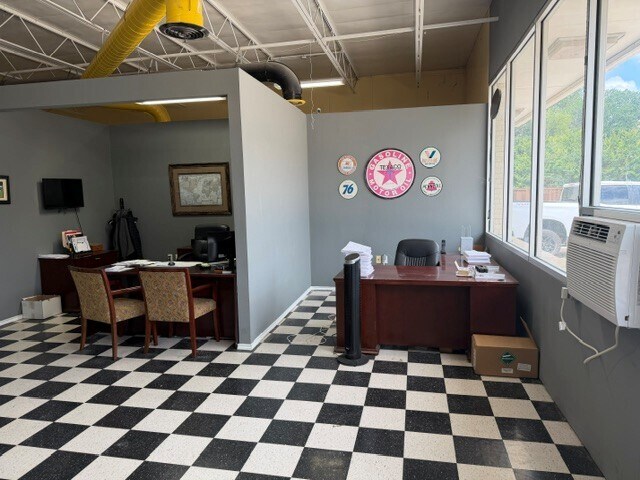 More Photos Of 3430 E University Dr, Denton Service Station For Lease