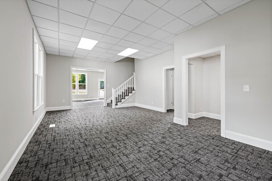 More Photos Of 504 W Broad St, Dunn Office For Sale