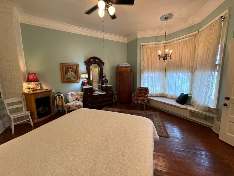 More Photos Of 224 W Chickasaw St, Tahlequah Hospitality For Sale