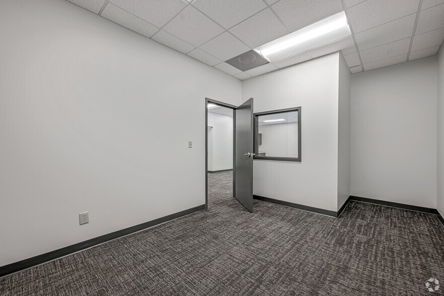 More Photos Of 3097 Presidential Dr, Atlanta Unknown For Lease