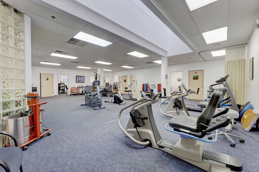 More Photos Of 342 Hamburg Tpke, Wayne Medical For Sale