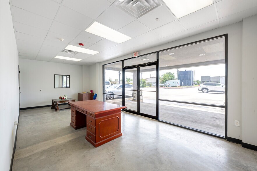 More Photos Of 12506 Taylor Rd, Houston Warehouse For Lease