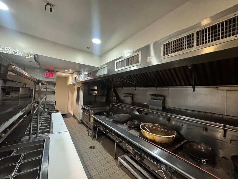 More Photos Of 239 W 105th St, New York Apartments For Lease