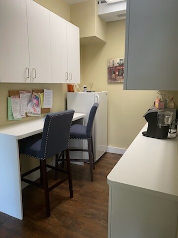 More Photos Of 220 Roanoke Ave, Riverhead Office For Lease