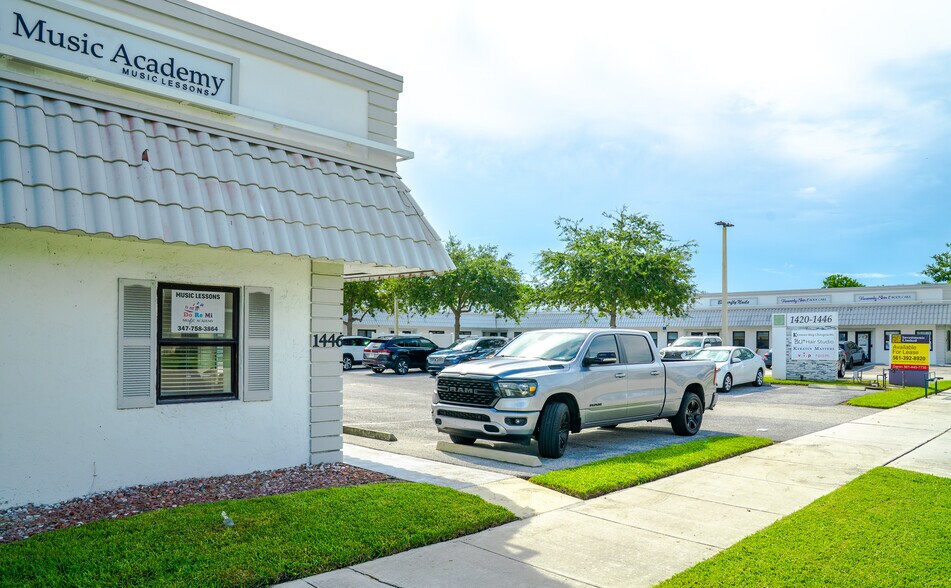 More Photos Of 1446 NW Boca Raton Blvd, Boca Raton Office For Lease