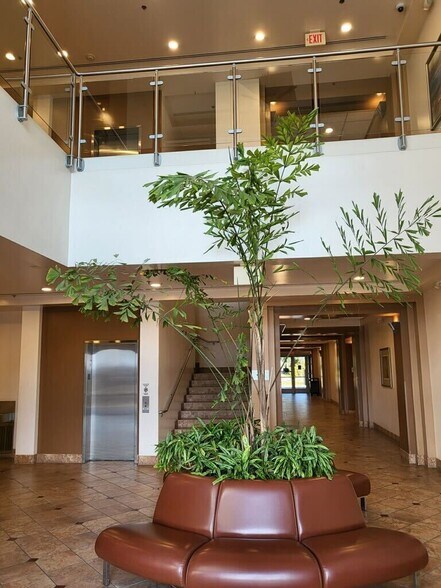 More Photos Of 9900 Stockdale Hwy, Bakersfield Medical For Sale