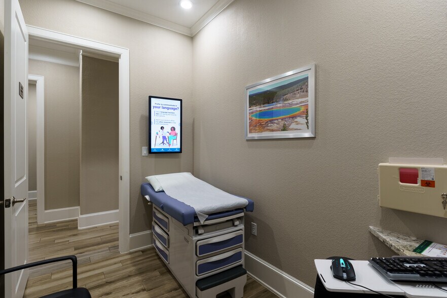 More Photos Of 17844 Mound Rd, Cypress Medical For Sale