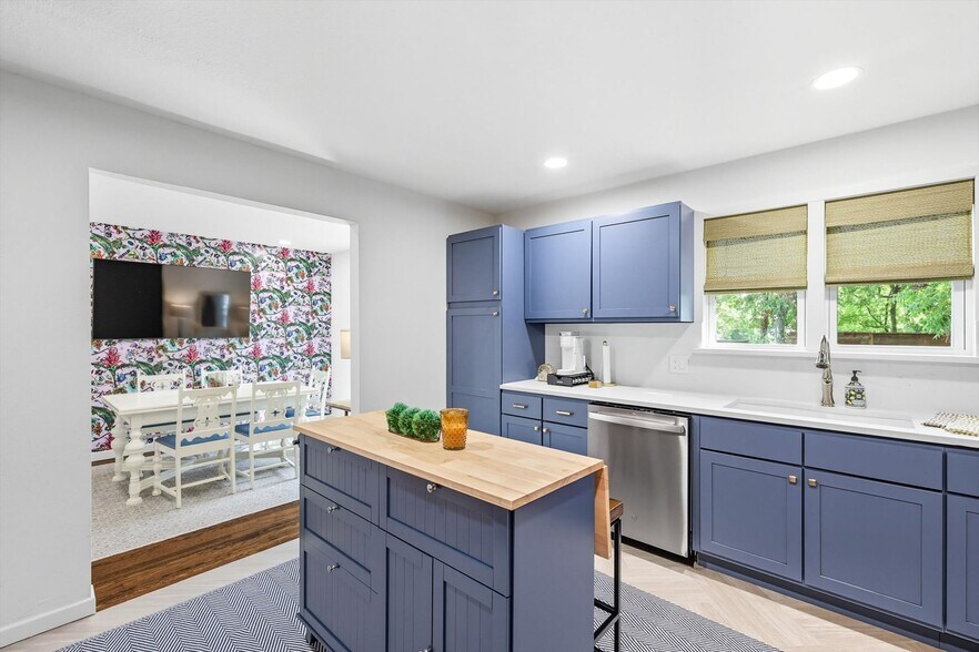 More Photos Of 3613 Washburn Ave, Fort Worth Loft Creative Space For Sale