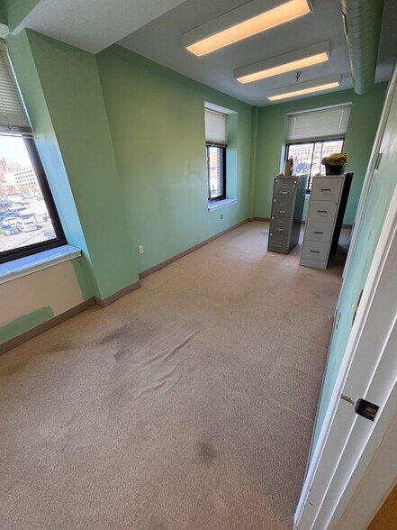 More Photos Of 277 Alexander St, Rochester Office Residential For Lease