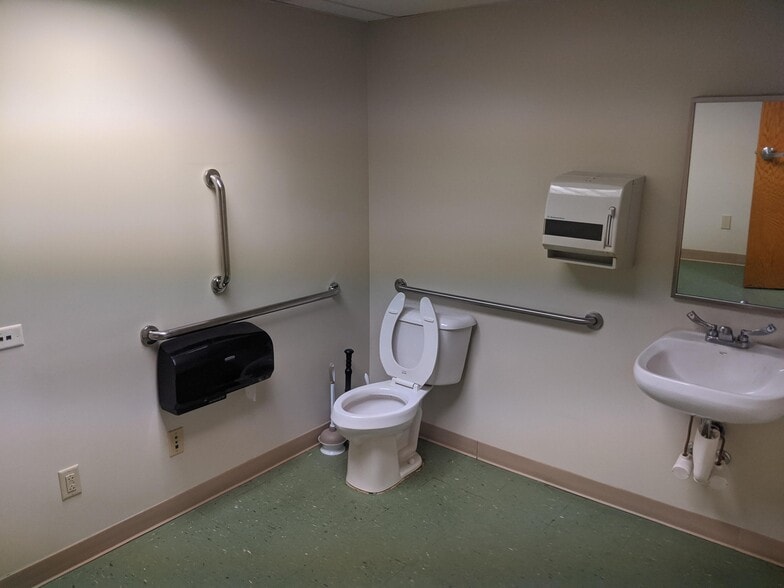More Photos Of 780 W Park Ave, Mansfield Medical For Sale