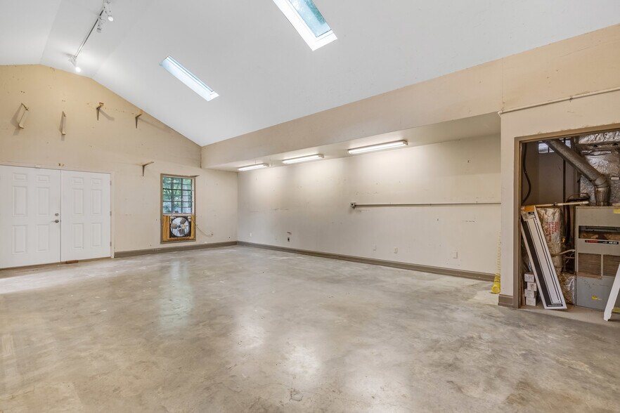 More Photos Of 478 Boulevard SE, Atlanta General Retail For Lease