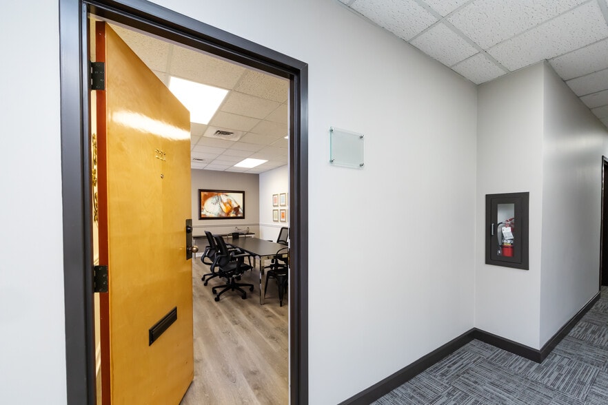 More Photos Of 10801 Johnston Rd, Charlotte Office For Lease